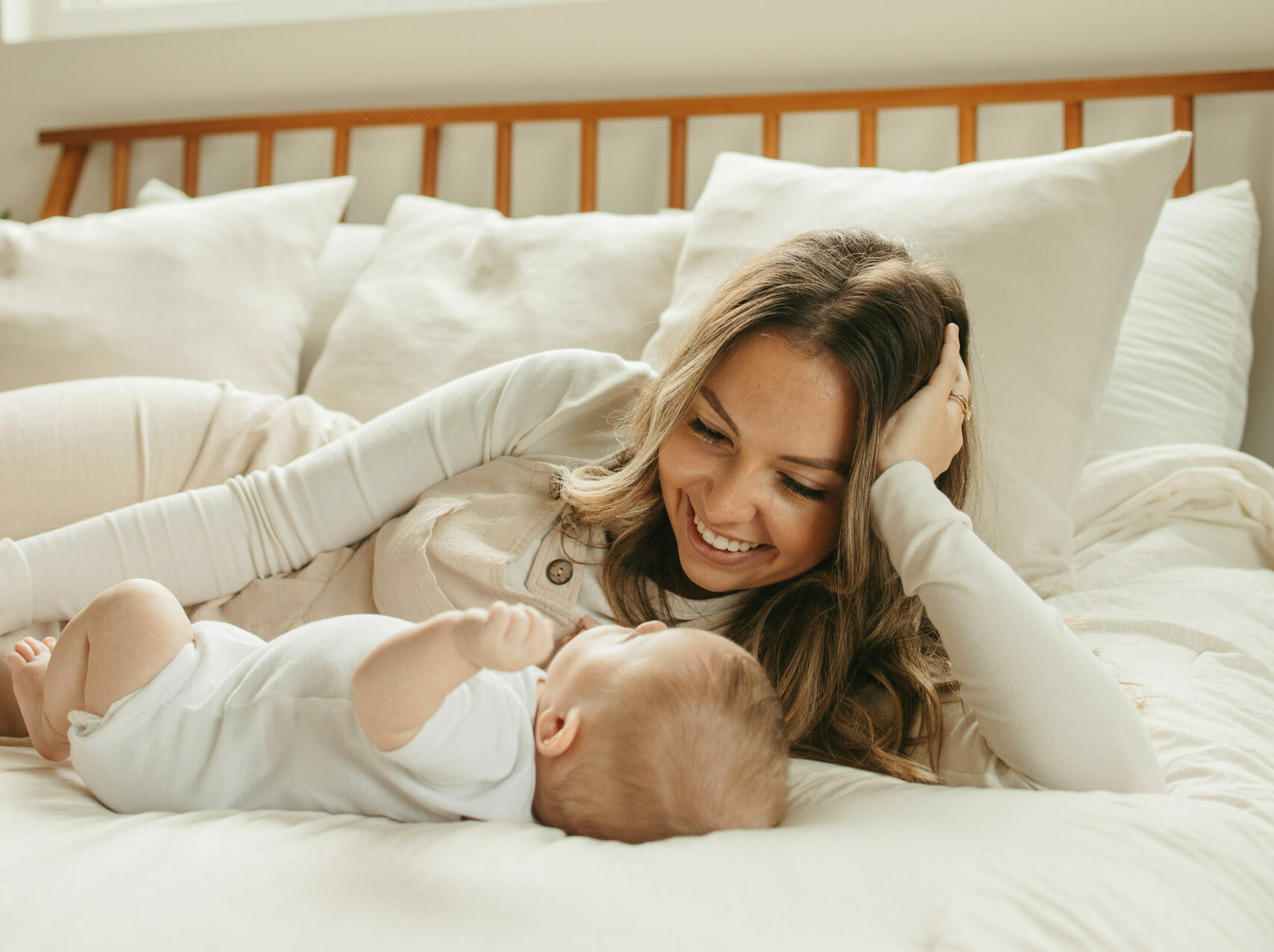 a photo of a mother and baby taken by Ventura photographer lolo elizabeth